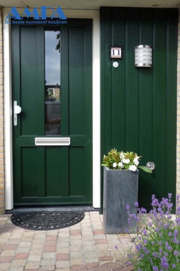 Groene voordeur met keralit panelen