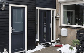 Gevelbekleding, kunststof achterdeur & voordeur antraciet grijs AMPA Hengelo