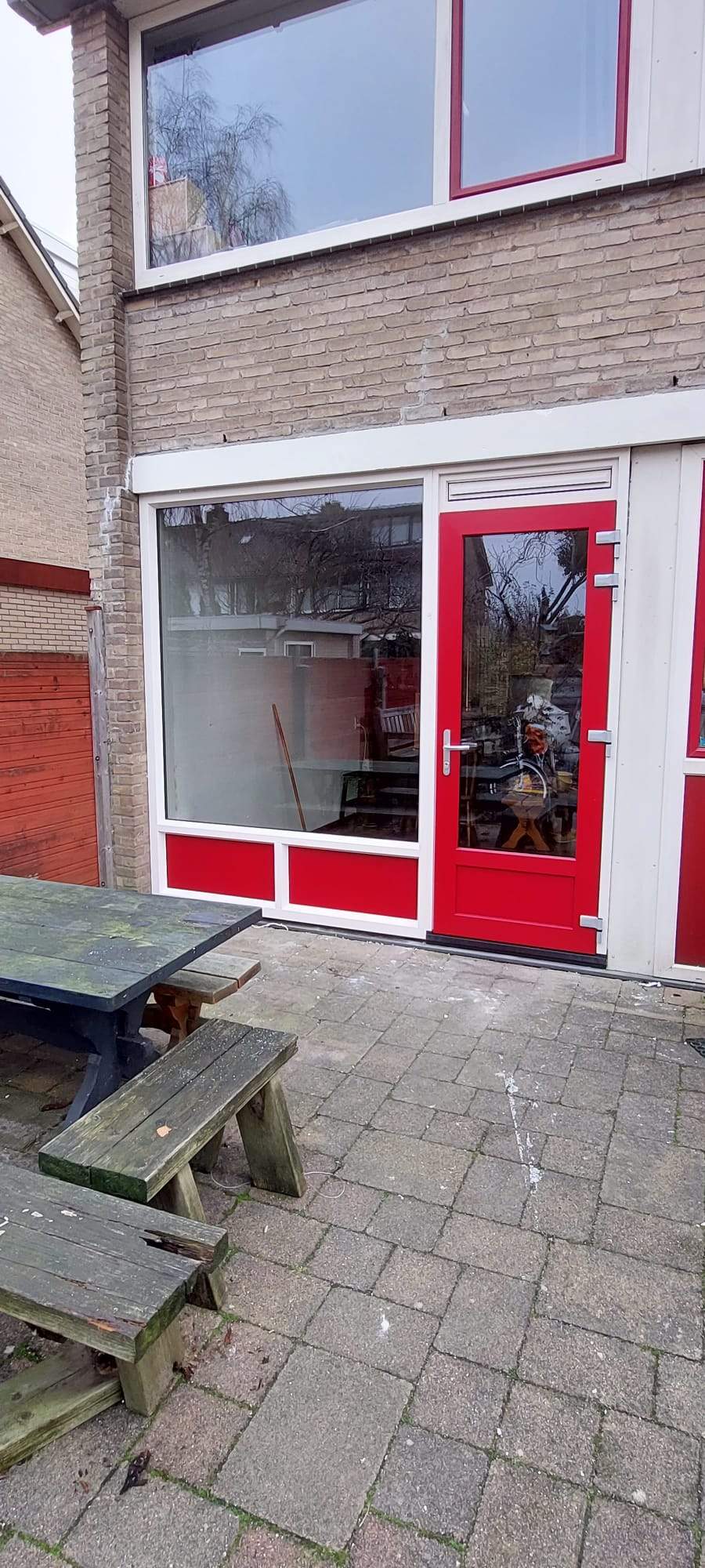 AMPA rode kunststof kozijnen en deur Haarlem