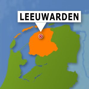Kunststof Kozijnen Friesland - Kaartje van Noord Nederland waarin de provincie Friesland oranje is uitgelicht. Er wijst een pijl naar Leeuwarden.