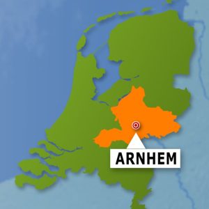 Kunststof Kozijnen Gelderland - Kaartje van Nederland waarin de provincie Gelderland oranje is uitgelicht. Er wijst een pijl naar Arnhem.