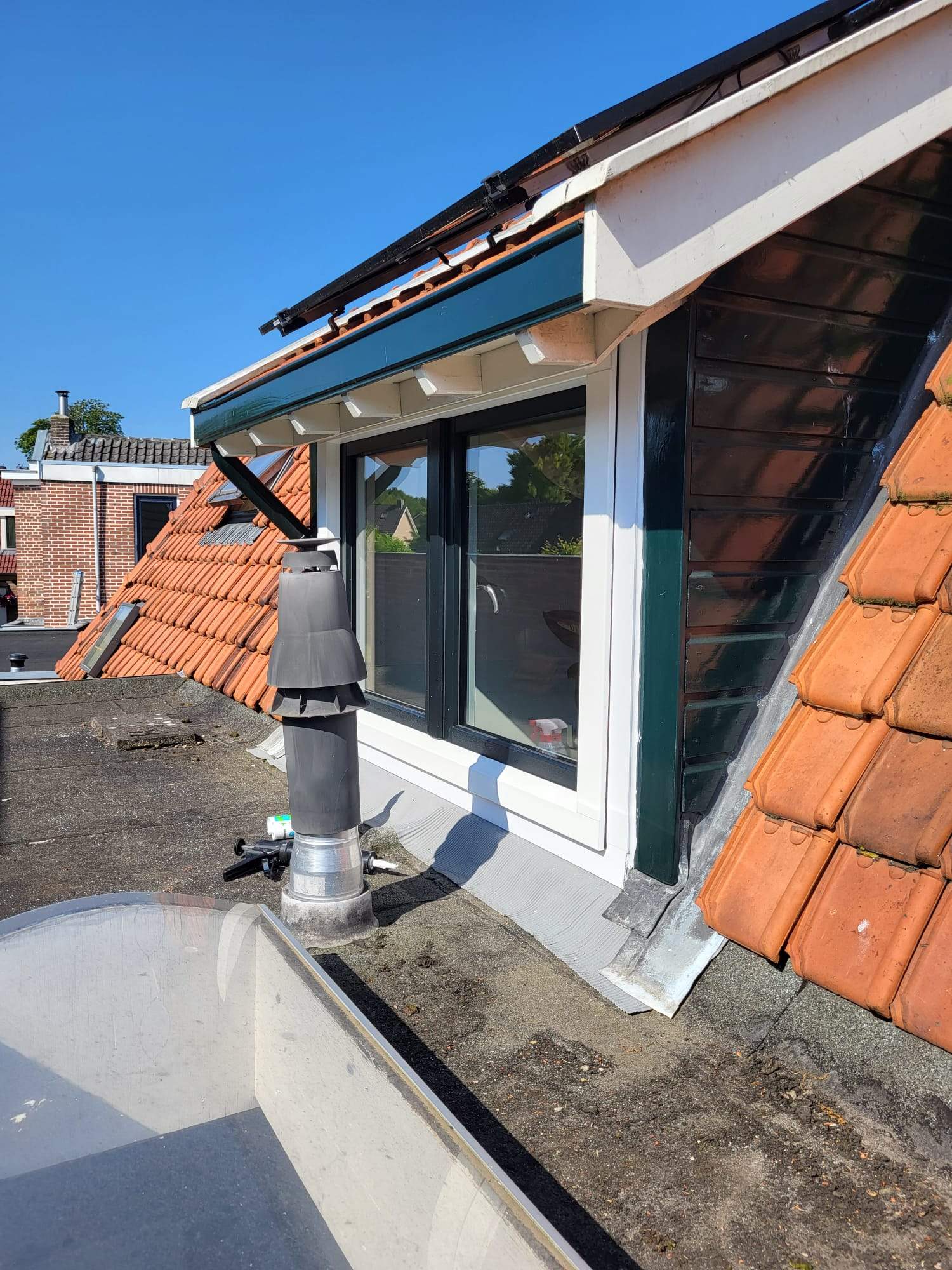 Kunststof dakkapel renovatie door AMPA in Wijhe