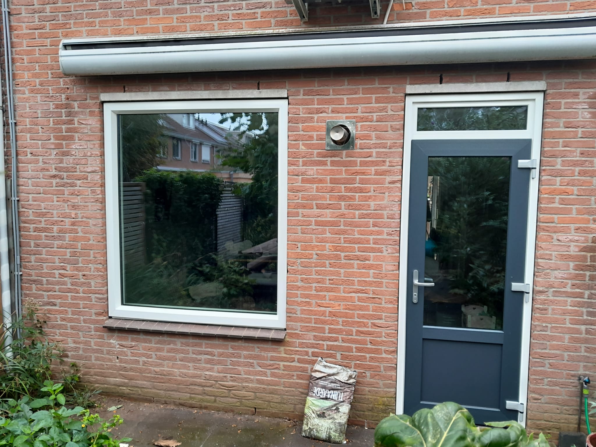 Kunststof deur en raamkozijn geplaatst door AMPA in Arnhem