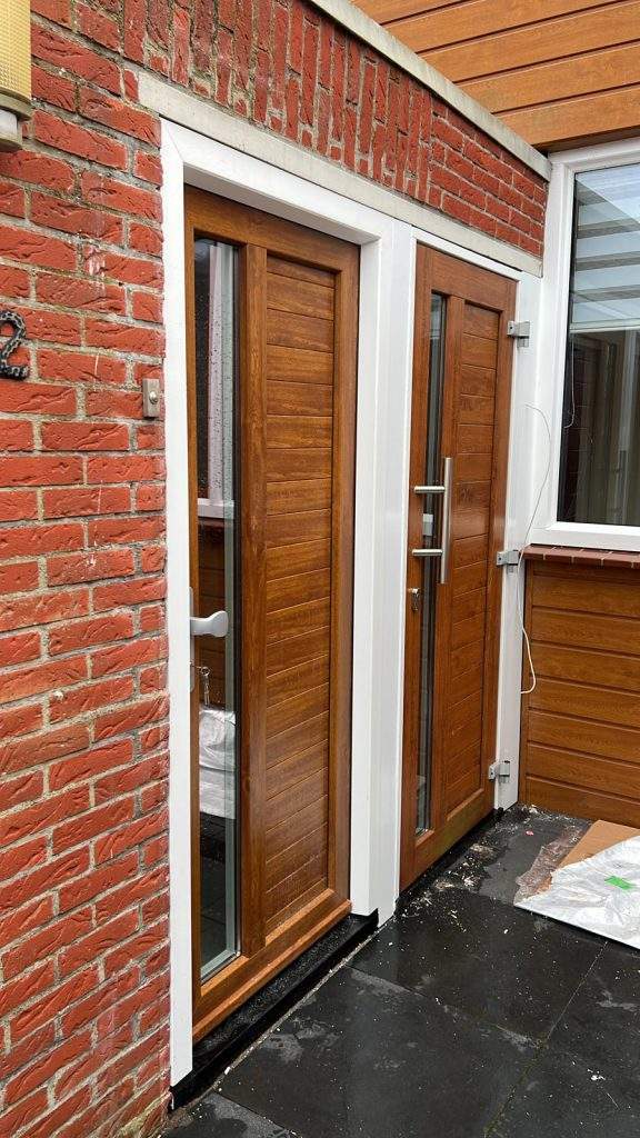 Kunststof deur hout in Oldenzaal door AMPA