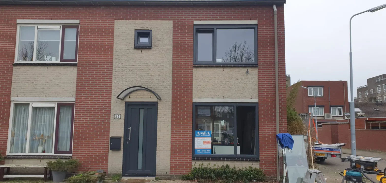 Kunststof kozijnen in woning in Hoofddorp, Antraciet kleurige kozijnen - AMPA Kunststof kozijnen