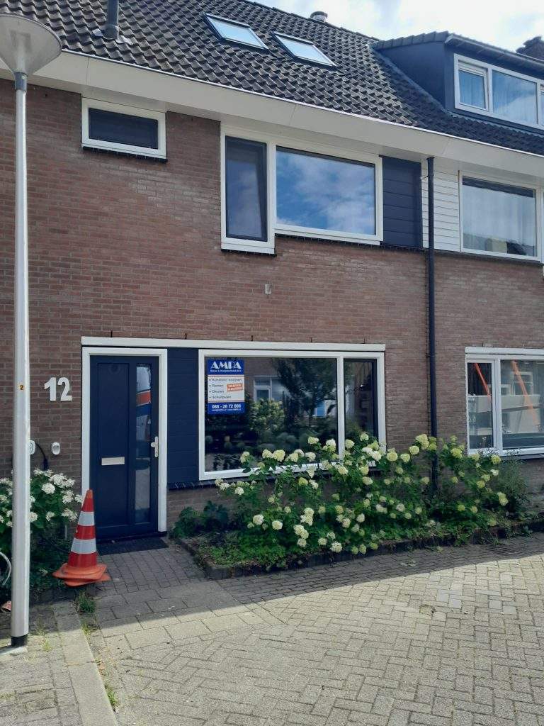 Zwolle kunststof kozijnen en deur van AMPA